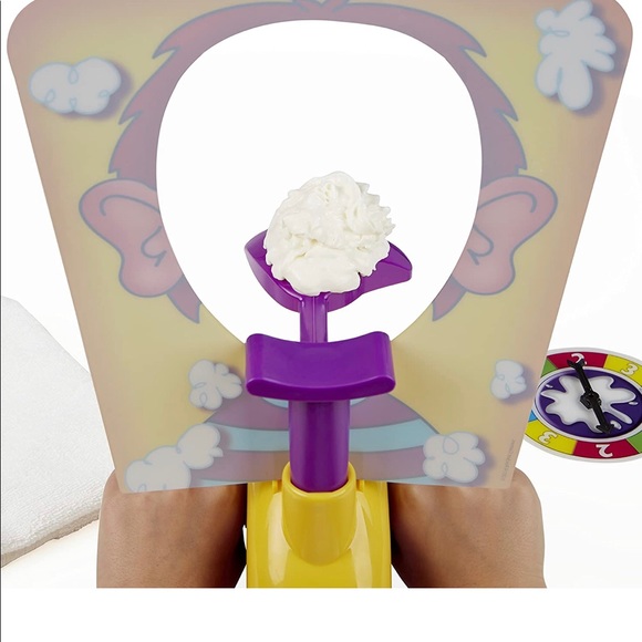 HASBRO Pie Face Hilariously Fun Children’s Game - Picture 6 of 7